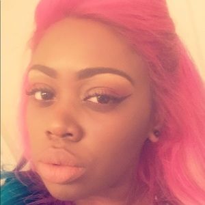 Meet your Posher, Cecily